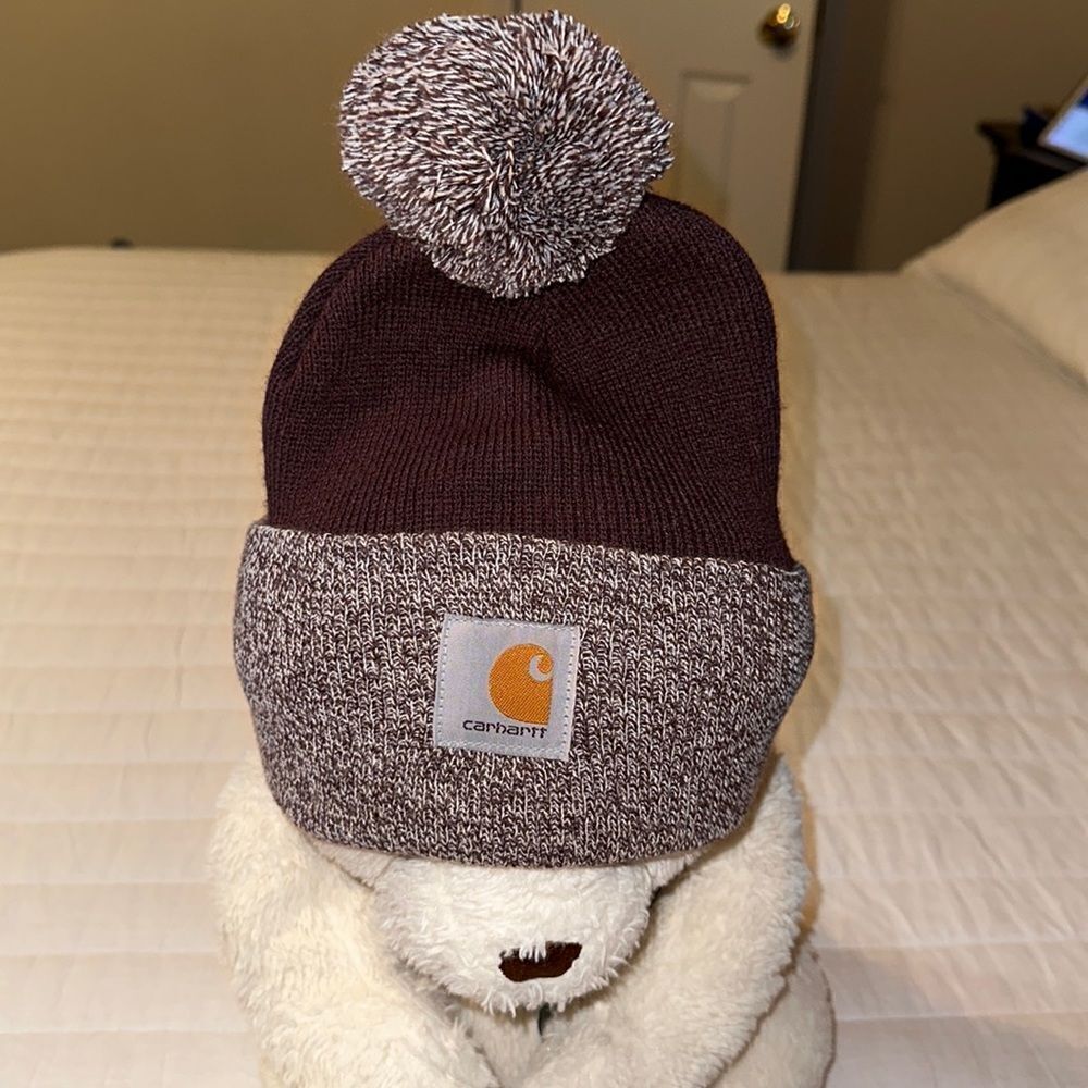 carhartt S-M Eggplant Purple Heather Knit Tasseled Hat